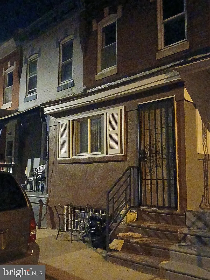 2 bed, 876 sqft, $1,300 — Photo 3