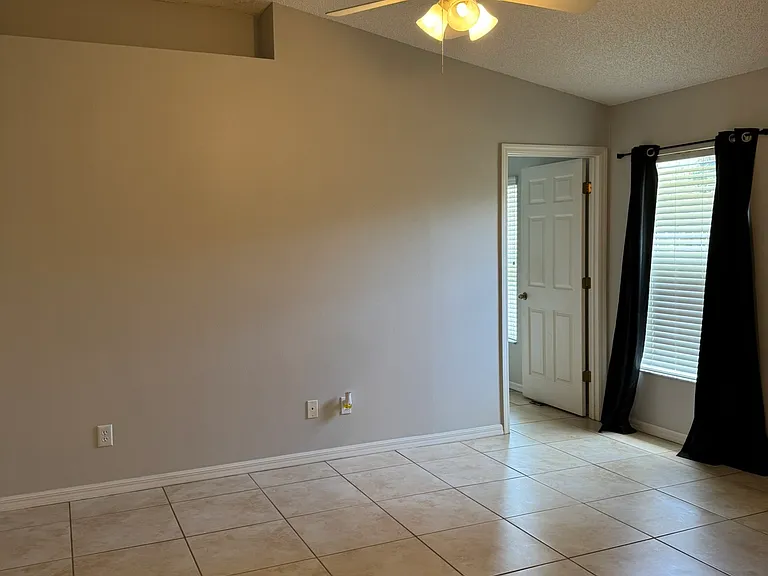 4058 Wilkes Dr — Photo 19