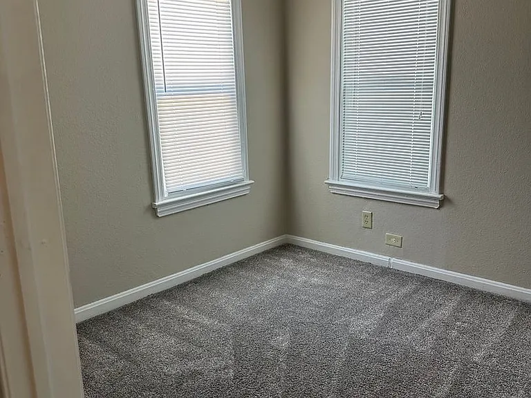 417 N Walnut St — Photo 18