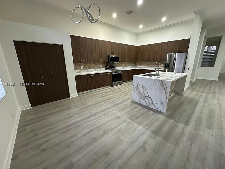 2408 Deer Creek Rd — Photo 13