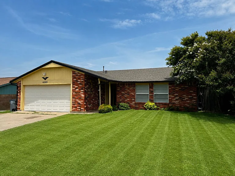 6509 SW Oak Cliff Ave — Photo 2