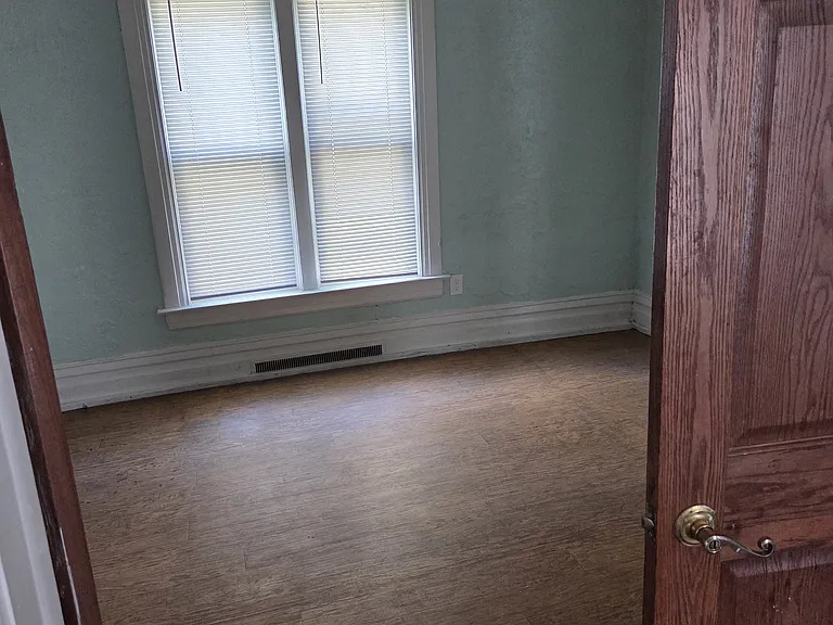 524 N Walnut St #1 — Photo 10