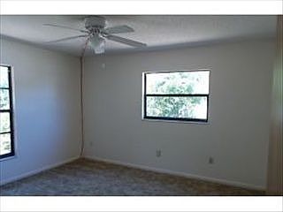 4th image of 160 W Towne Pl