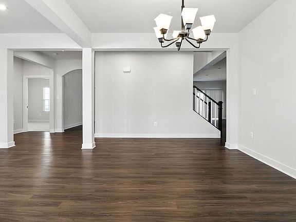 5th image of 4807 Railway Cir