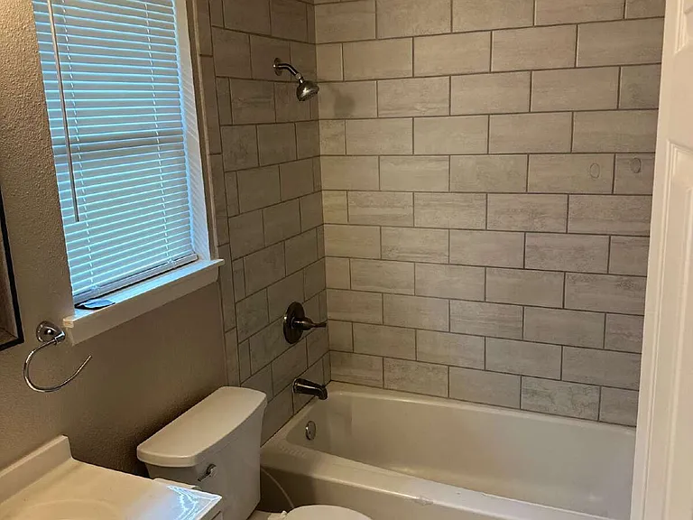 7406 Pipers Ln — Photo 8