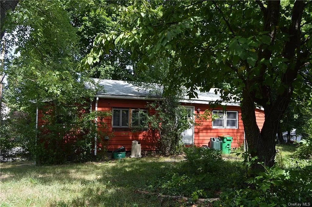 50 Wesley Ave photo 1