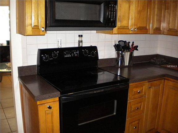 3rd image of 770 74th Ave N