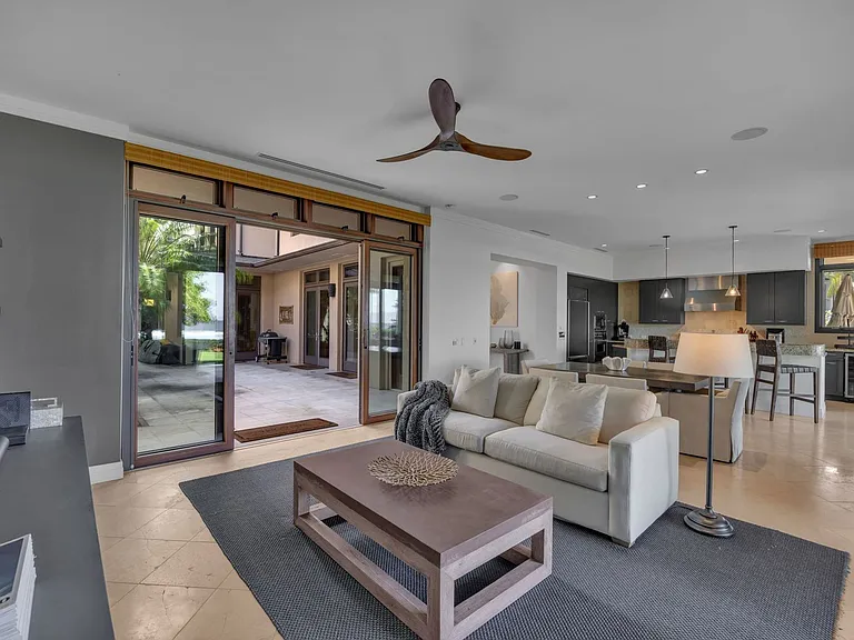 33 Coconut Grove Ln — Photo 11