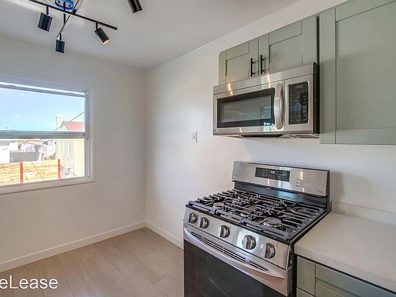 5th image of 3937 Marine View Ave