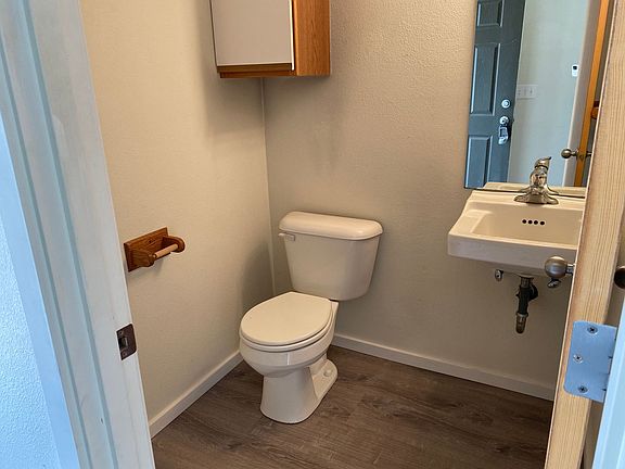 4th image of 235 SW 30th St