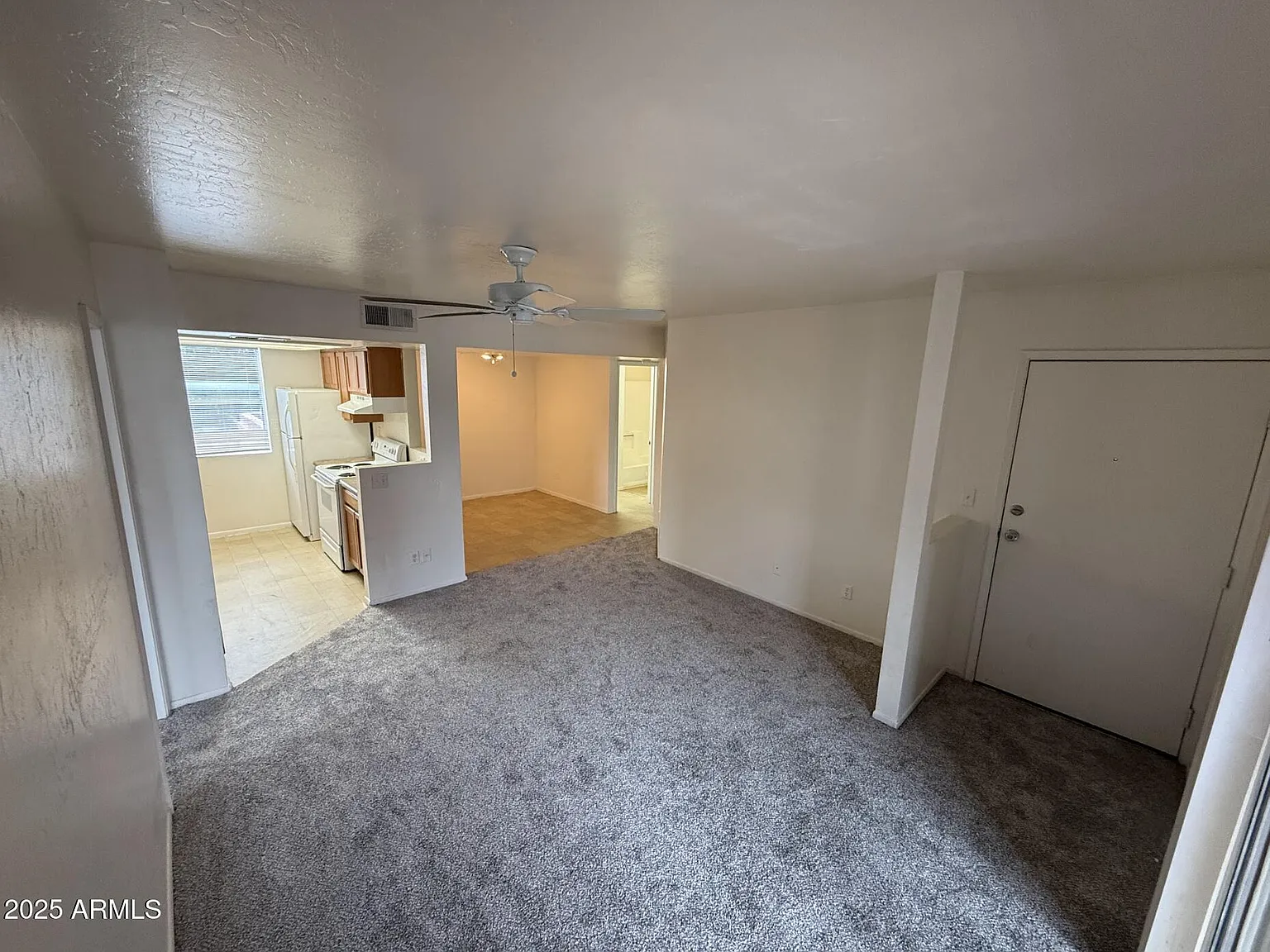 2 bed, 825 sqft, $1,300 — Photo 4