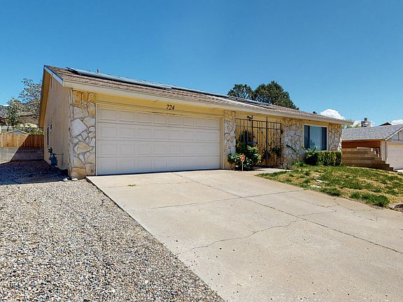 2nd image of 724 Vista Abajo Dr NE