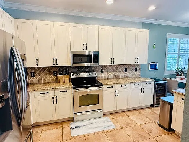 Stunning Furnished Pool Home with Lake Views in Marbella Lakes | Private Heated Pool, EV Charger ... — Photo 1