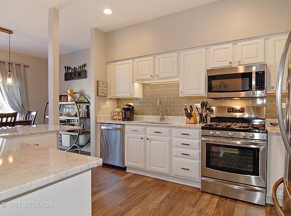 5th image of 706 Stuarts Dr #706