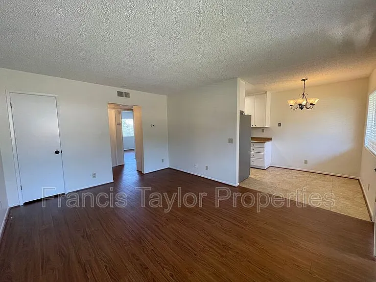 355 Idaho Ave #7 — Photo 4