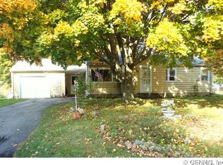 983 Garden Ln, Webster, NY 14580