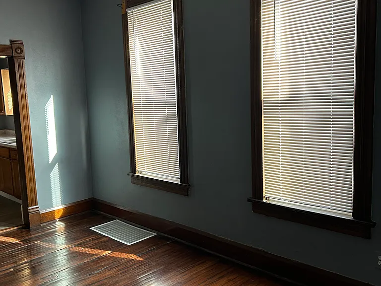 414 Crittenden Ave — Photo 1
