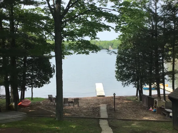 9662 Holt Park Rd, Suring, WI 54174
