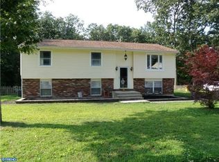 10 Eagle Ct, Sicklerville, NJ 08081