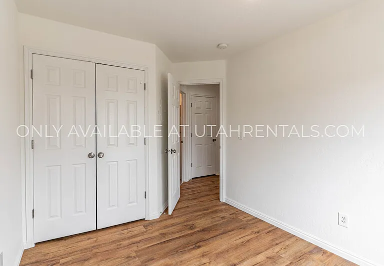 211 Greenfield Cir #150 — Photo 25