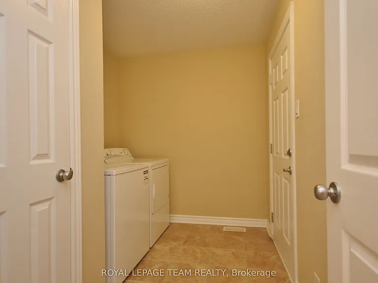 593 Clearbrook Dr — Photo 23