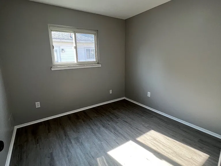 20836 Woodward St — Photo 8