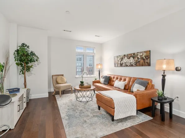 1501 Commonwealth Ave #304, Brighton, MA 02135