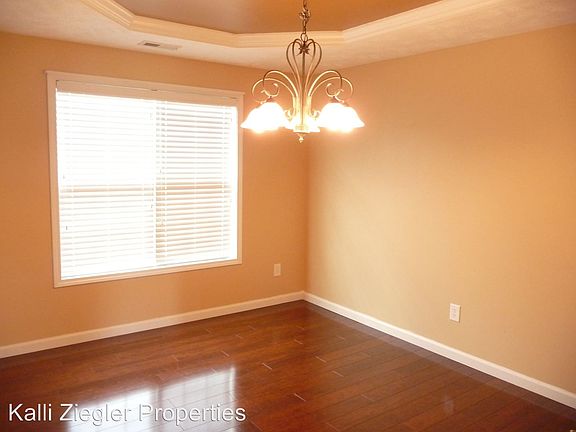 5th image of 112 Taft Ct