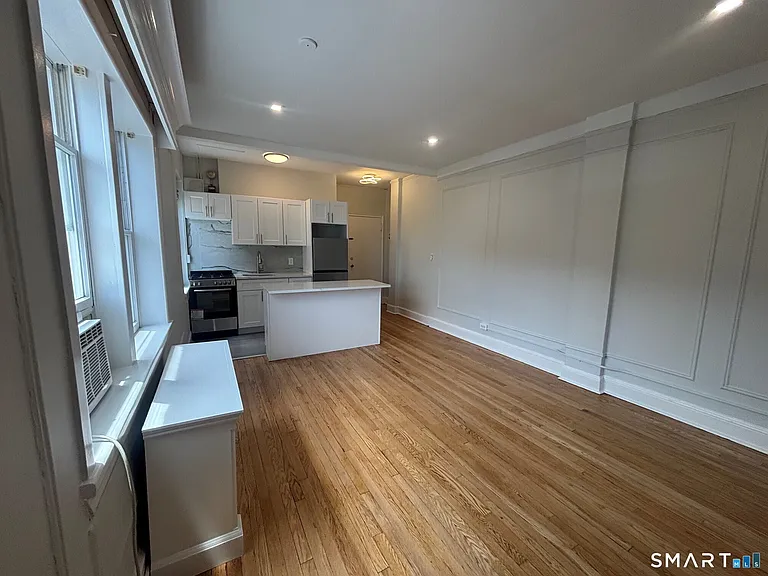 271 Greenwich Ave #2-D — Photo 4