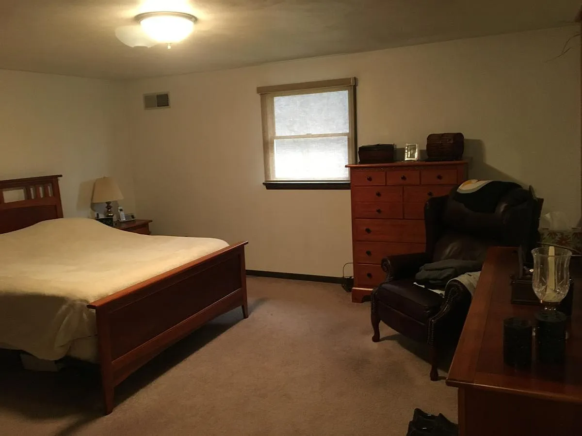2 bed, 1.5 bath, 1500 sqft, $1,350 — Photo 4