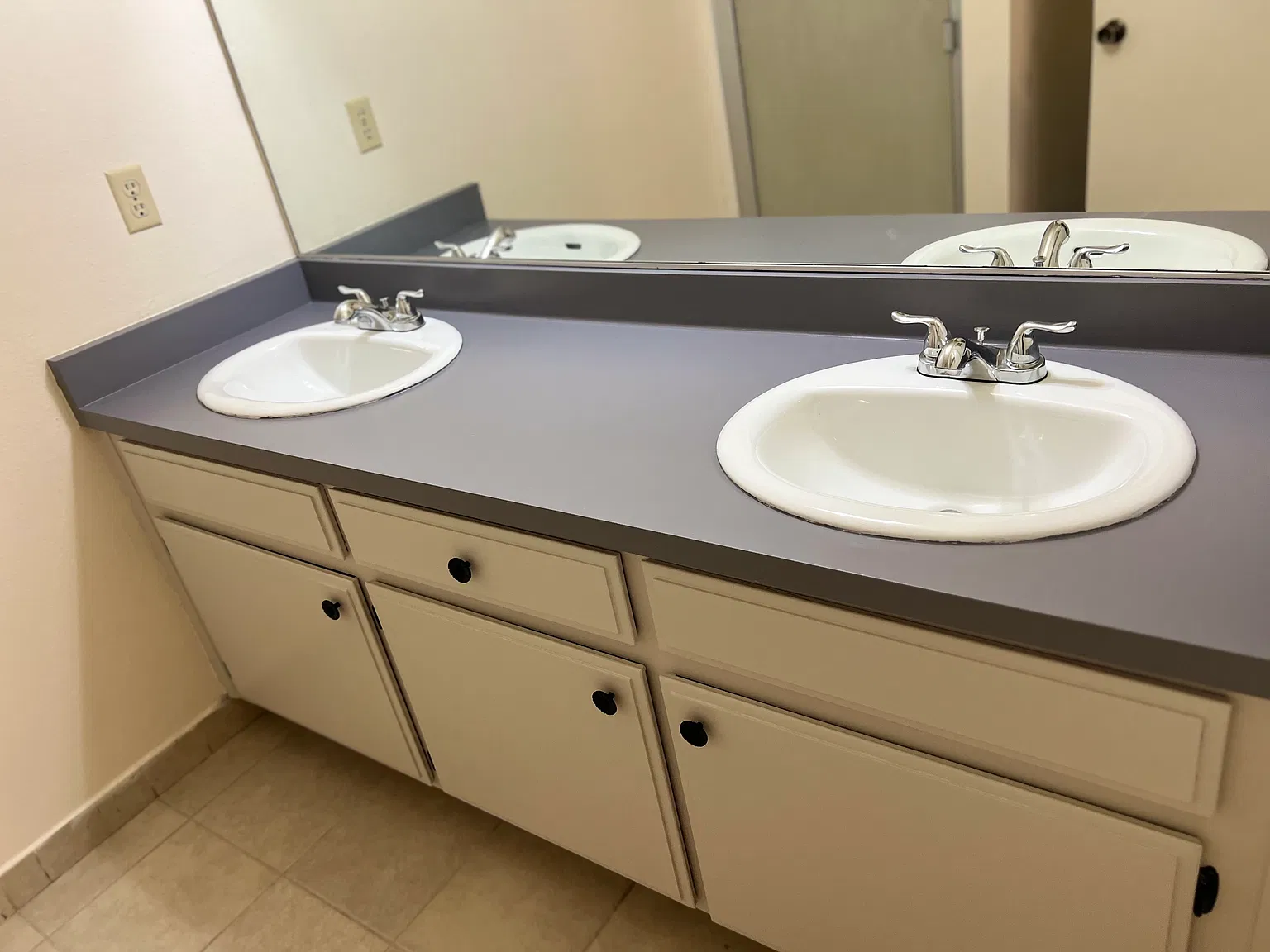 3 bed, $1,200 — Photo 1