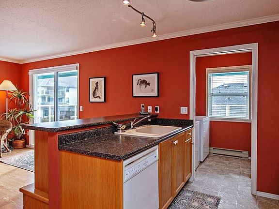 5th image of 7500 Columbia St #506