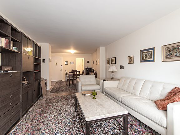 3rd image of 7025 Yellowstone Blvd APT 10W