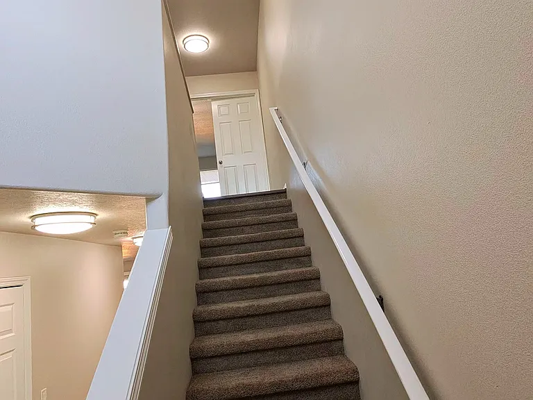 4137 Geranium Loop NE — Photo 8