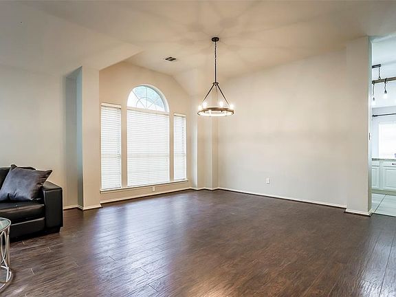 4th image of 1413 Briar Meadow Dr