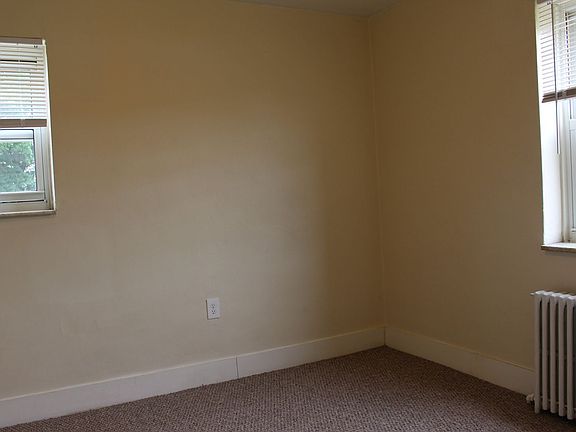 5th image of 1022 Findley Dr APT 4