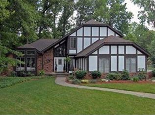 27475 Hemlock Dr, Westlake, OH 44145