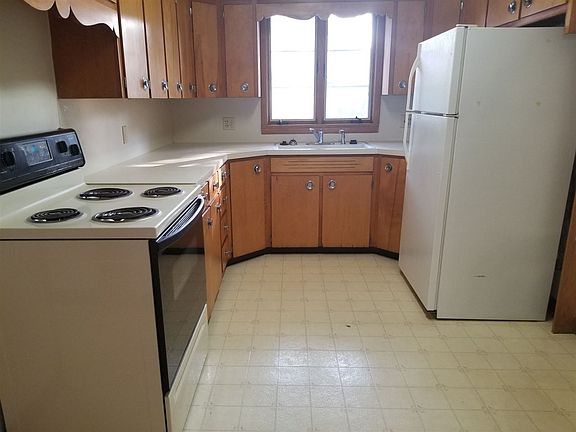 3rd image of 109 S Erma Ave