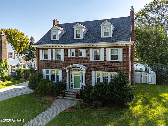 2nd image of 1125 Reeves Dr