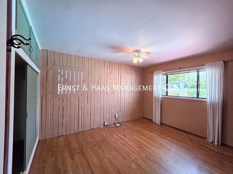 2080 Senasac Ave — Photo 17