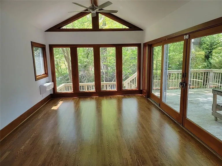404 Emory Dr NE — Photo 17