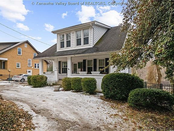 3rd image of 234 Oakwood Rd