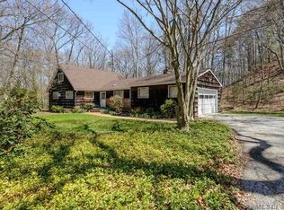 250 Little Neck Rd, Centerport, NY 11721