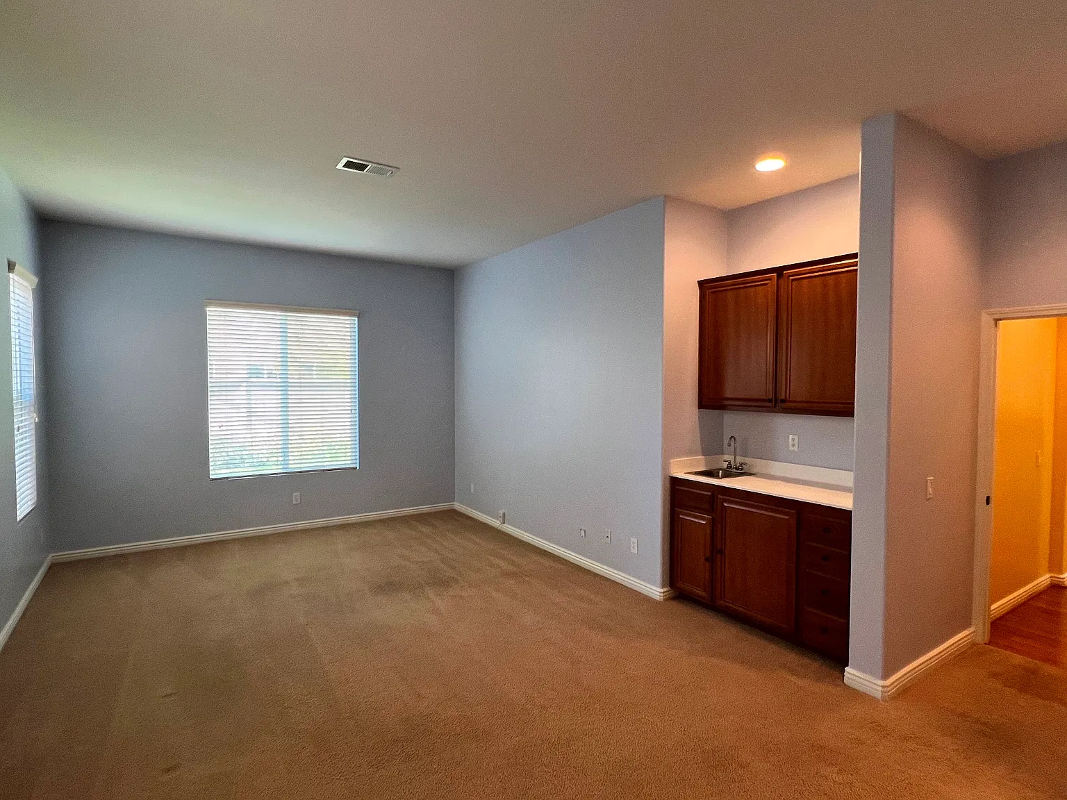 4 bed, 3.5 bath, 2825 sqft, $5,190 — Photo 3