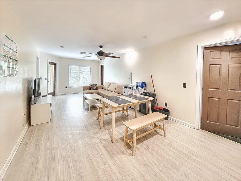 4000 SW 23rd St #4-308 — Photo 2