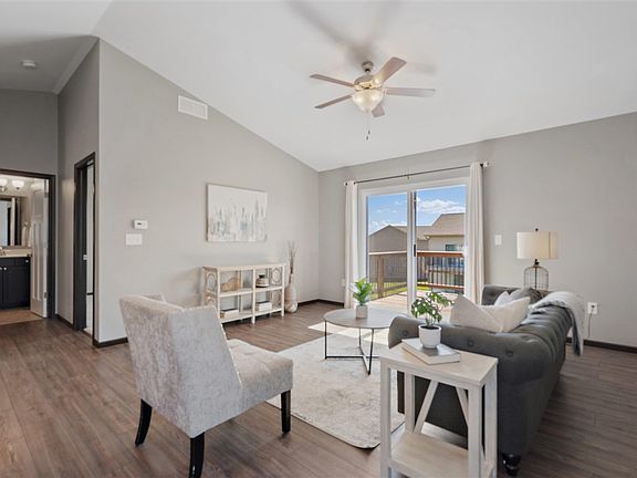 4th image of 219 Windflower Ln