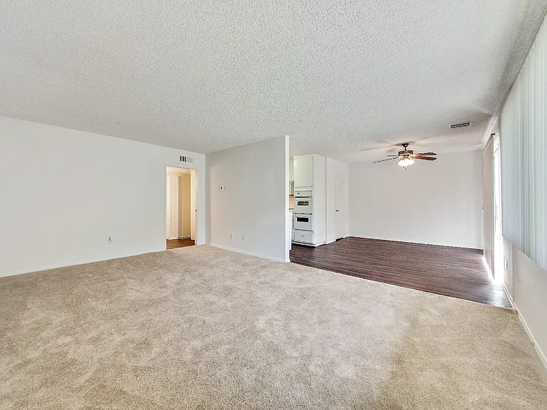 13157 Riverside Dr — Photo 42