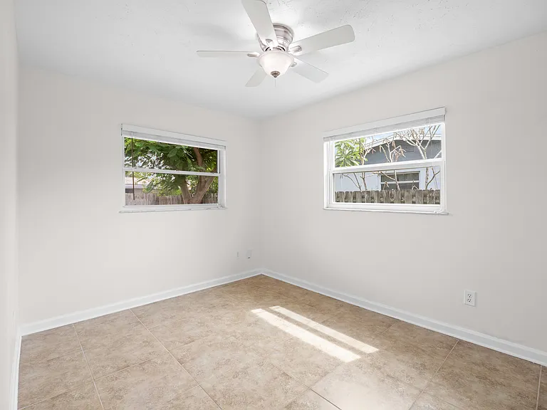 250 Carib Dr — Photo 7