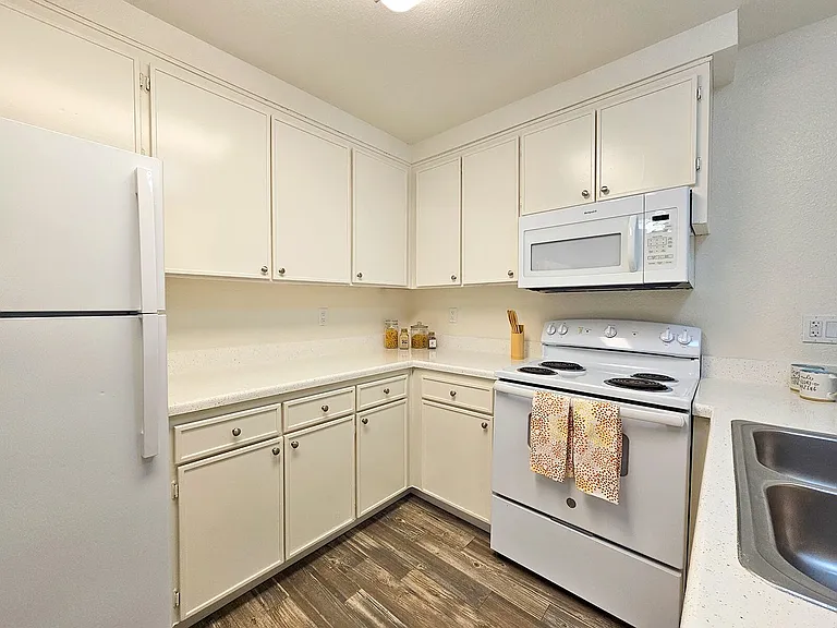 Brandywine Apartments — Photo 15