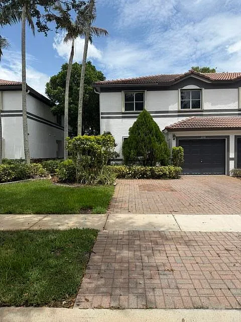 2440 NW 99th Way